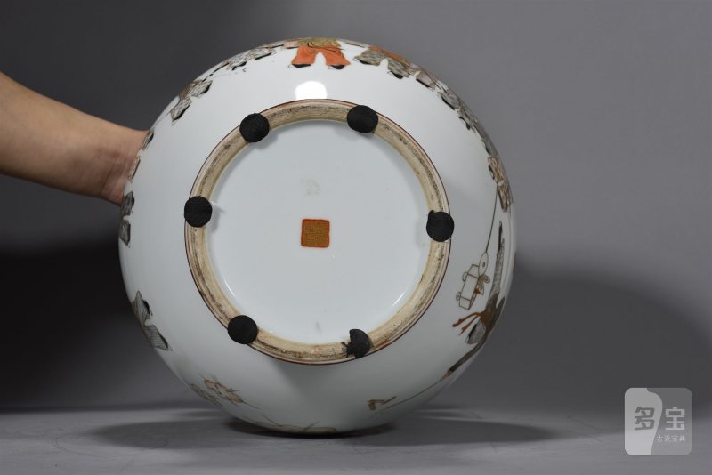 近现代 （传）雷火莲墨彩描金婴戏图兽耳尊 - 图6